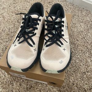 ON cloud X 3 running   Size 6.5